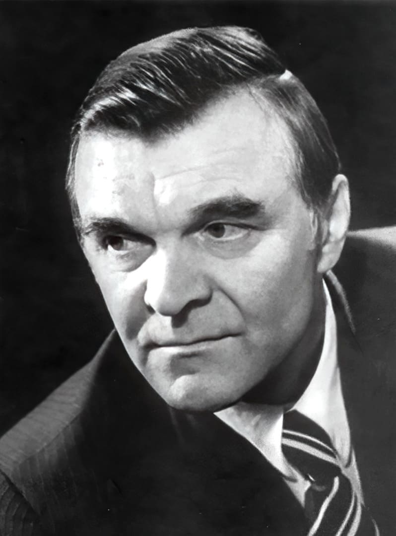 Бондарев Юрий Васильевич